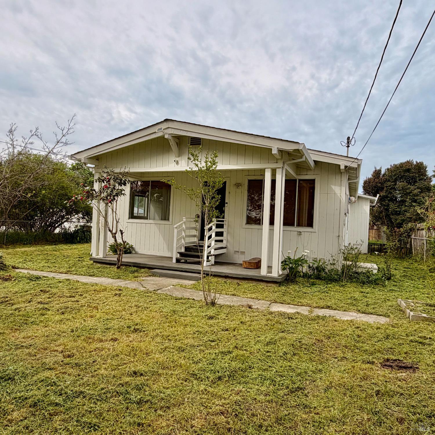 Detail Gallery Image 8 of 10 For 1047 S Wright Rd, Santa Rosa,  CA 95407 - 3 Beds | 1 Baths