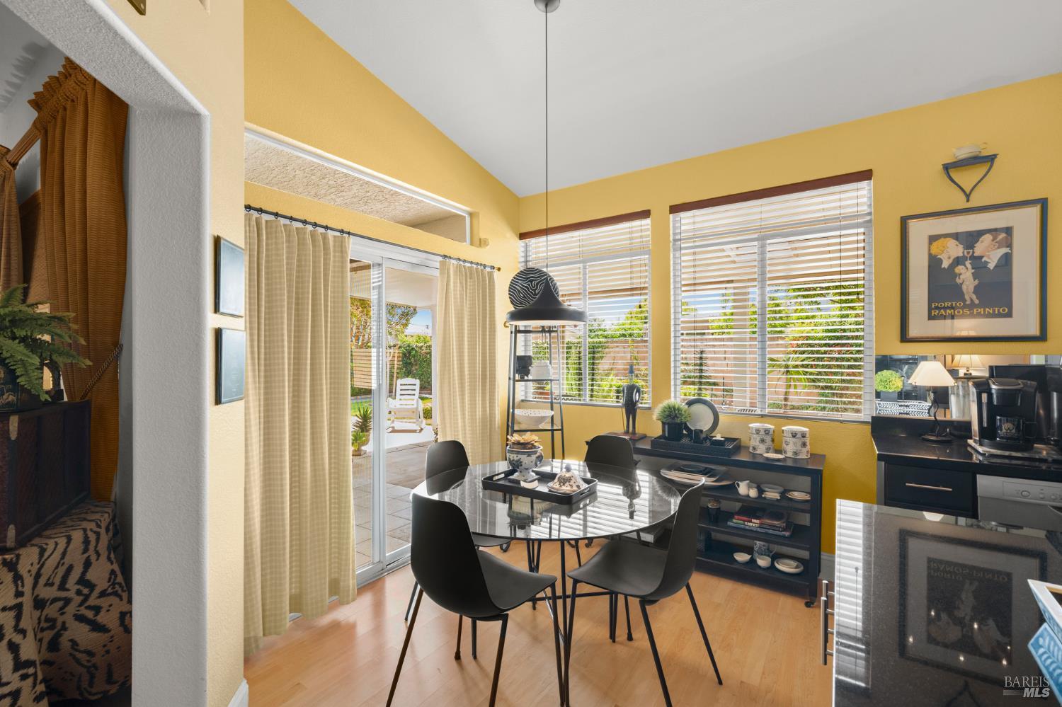 Detail Gallery Image 22 of 62 For 208 Mandarin Cir, Vacaville,  CA 95687 - 2 Beds | 2 Baths