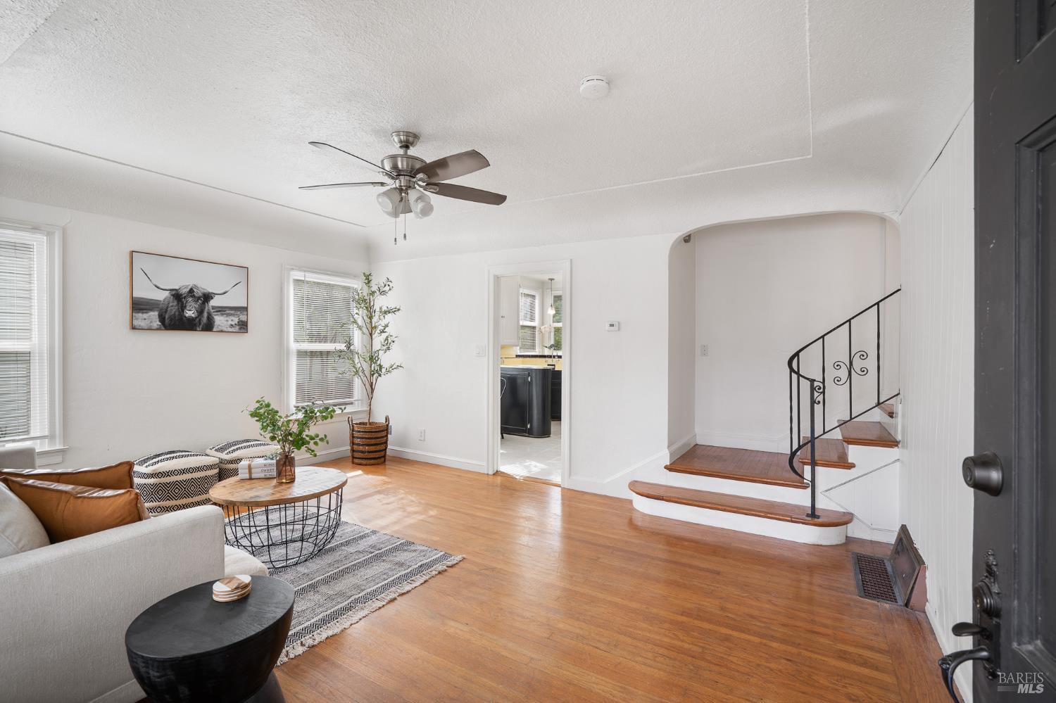 Detail Gallery Image 5 of 34 For 215 Hampshire St, Vallejo,  CA 94590 - 2 Beds | 1 Baths