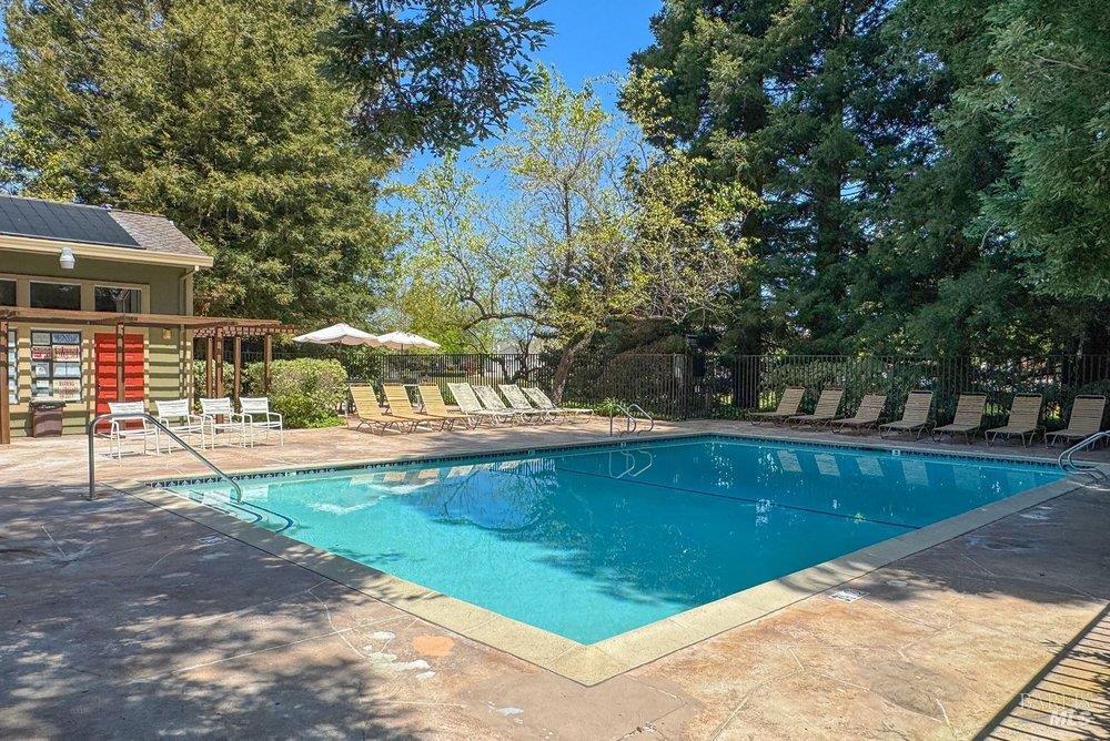 Detail Gallery Image 30 of 33 For 1702 Northstar Dr, Petaluma,  CA 94954 - 3 Beds | 2 Baths