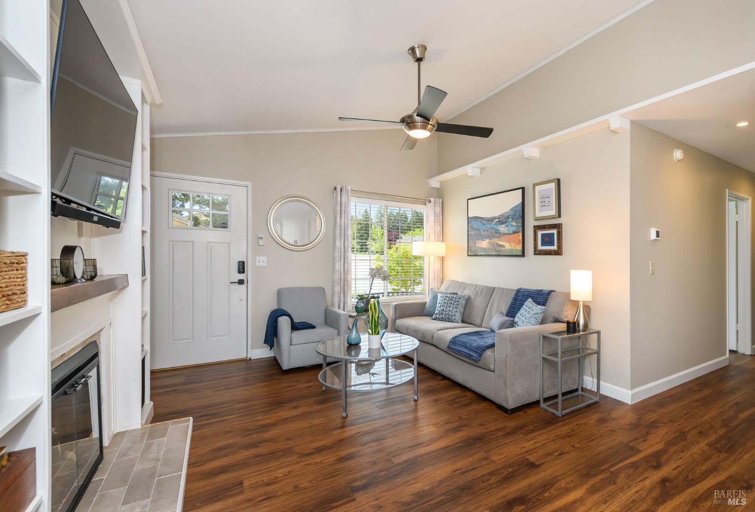 Detail Gallery Image 6 of 33 For 1702 Northstar Dr, Petaluma,  CA 94954 - 3 Beds | 2 Baths