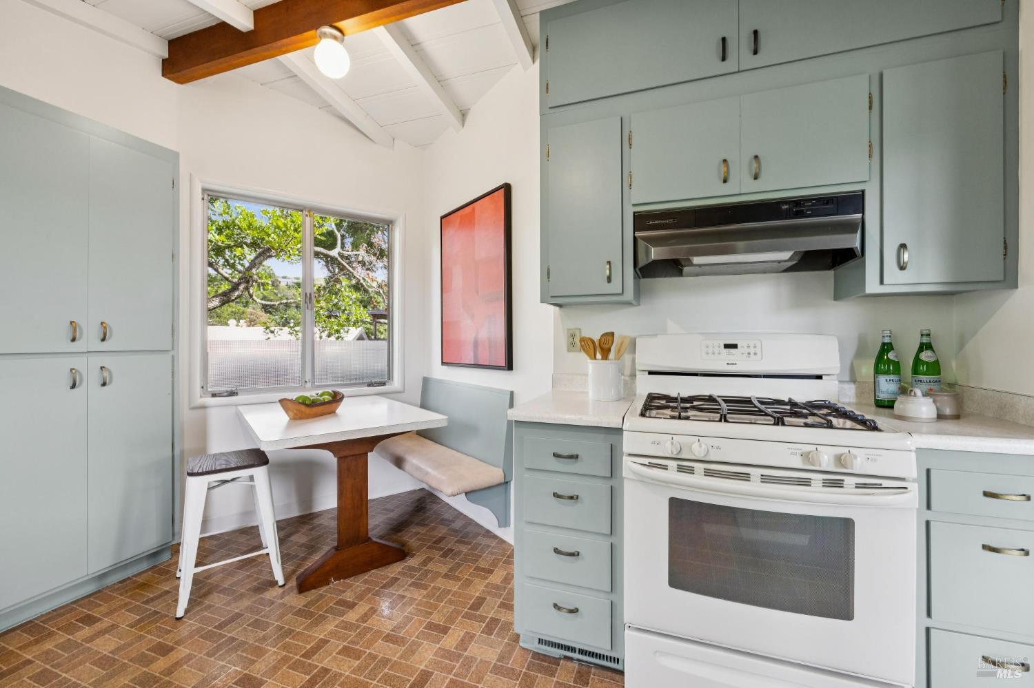 Detail Gallery Image 21 of 52 For 95 Ridge Rd, San Anselmo,  CA 94960 - 2 Beds | 1/1 Baths