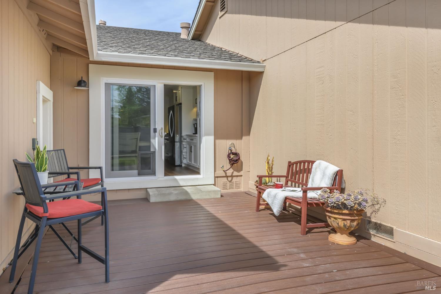 Detail Gallery Image 27 of 33 For 1702 Northstar Dr, Petaluma,  CA 94954 - 3 Beds | 2 Baths