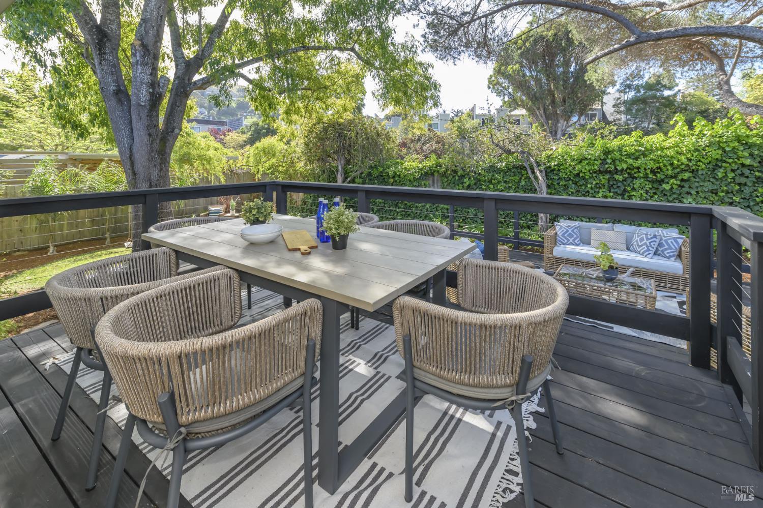 Detail Gallery Image 9 of 31 For 41 Spindrift Psge, Corte Madera,  CA 94925 - 3 Beds | 2 Baths