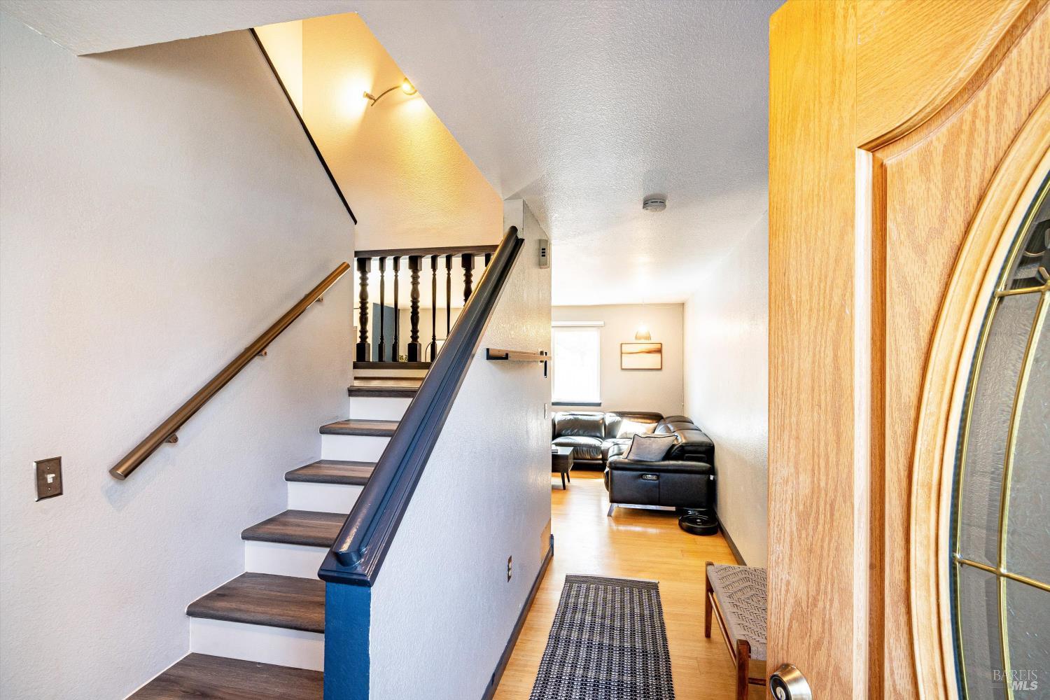 Detail Gallery Image 7 of 41 For 30 Fredrick Dr, Rohnert Park,  CA 94928 - 3 Beds | 2/1 Baths