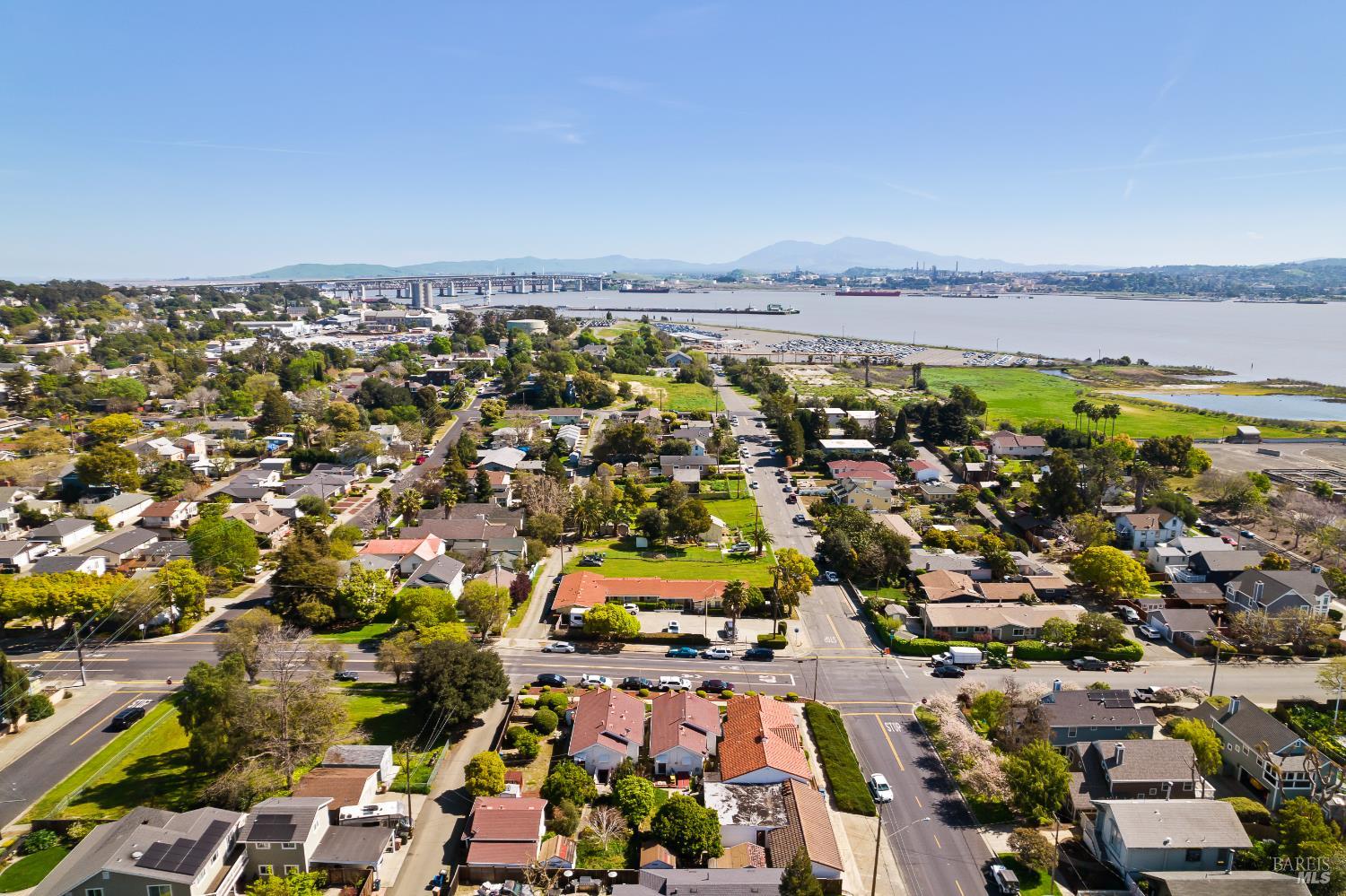 Detail Gallery Image 23 of 27 For 803 E 5th St, Benicia,  CA 94510 - 6 Beds | 4/1 Baths