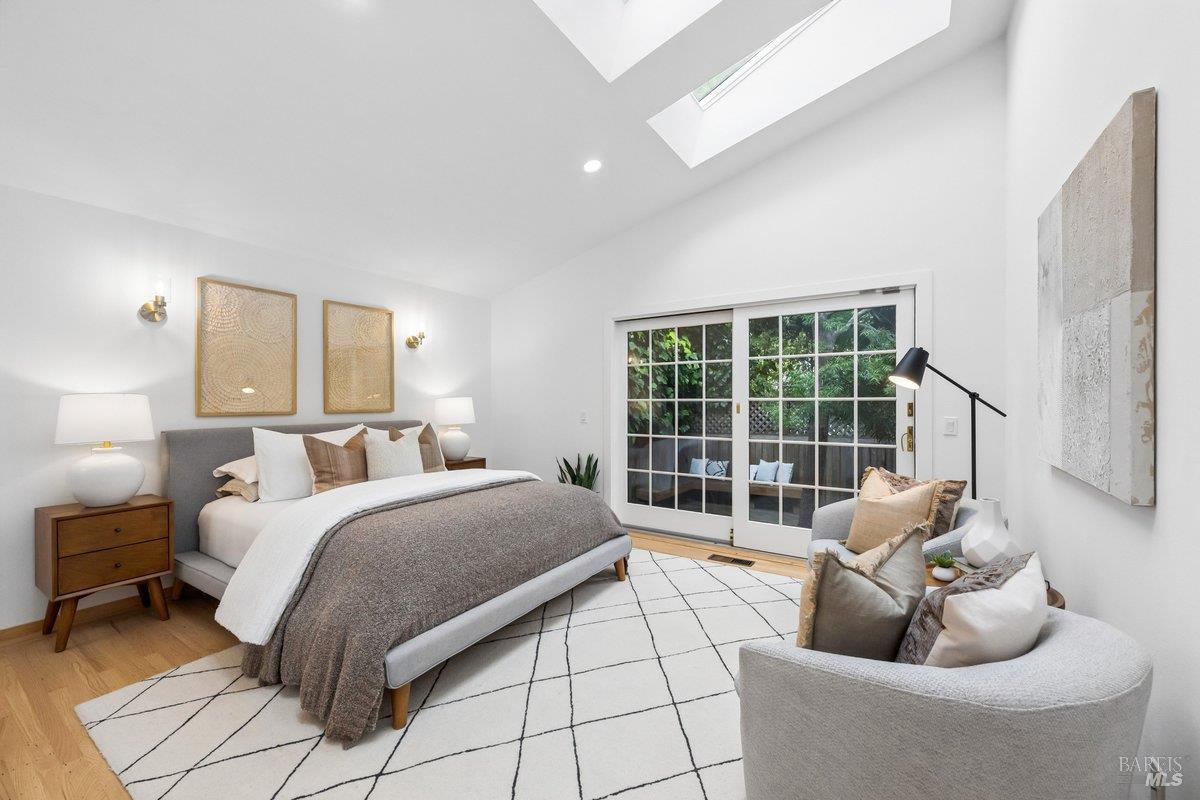 Detail Gallery Image 20 of 76 For 42 Underhill Rd, Mill Valley,  CA 94941 - 3 Beds | 2/1 Baths