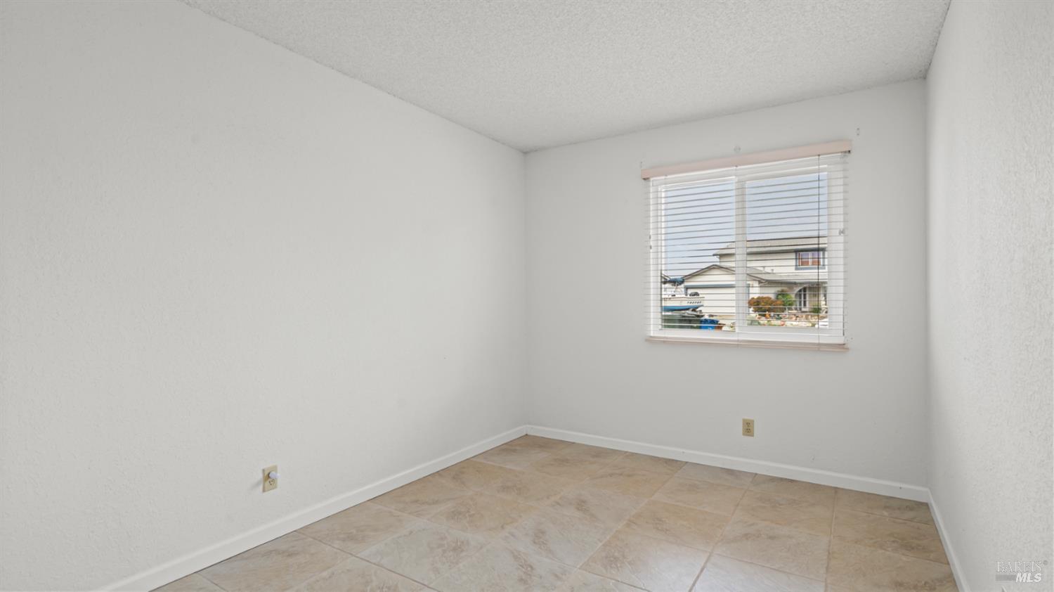 Detail Gallery Image 12 of 24 For 91 Banbury Way, Benicia,  CA 94510 - 3 Beds | 2 Baths