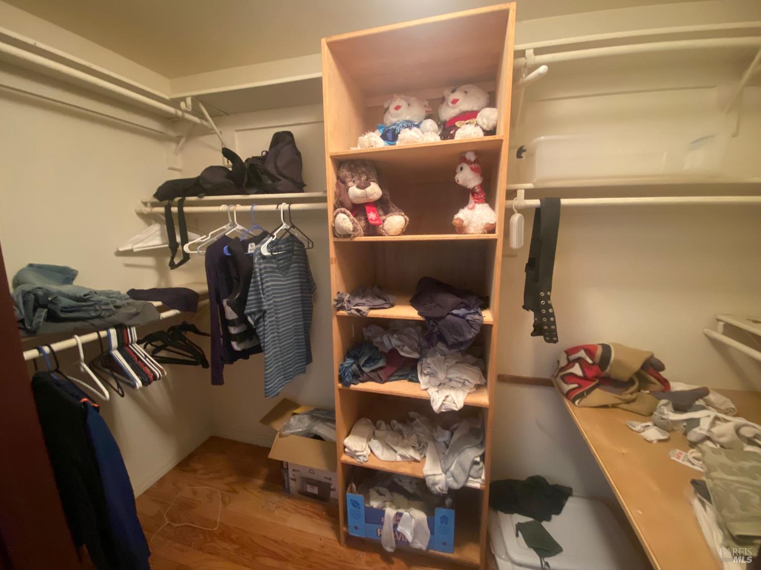 Detail Gallery Image 15 of 29 For 17396 Meadow View Dr, Hidden Valley Lake,  CA 95467 - 4 Beds | 4 Baths