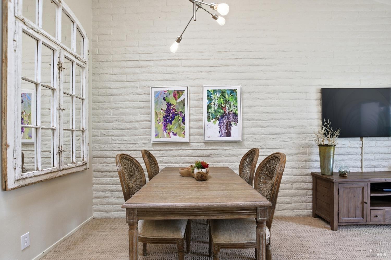 Detail Gallery Image 14 of 49 For 13 Fairways Dr, Napa,  CA 94558 - 2 Beds | 2 Baths