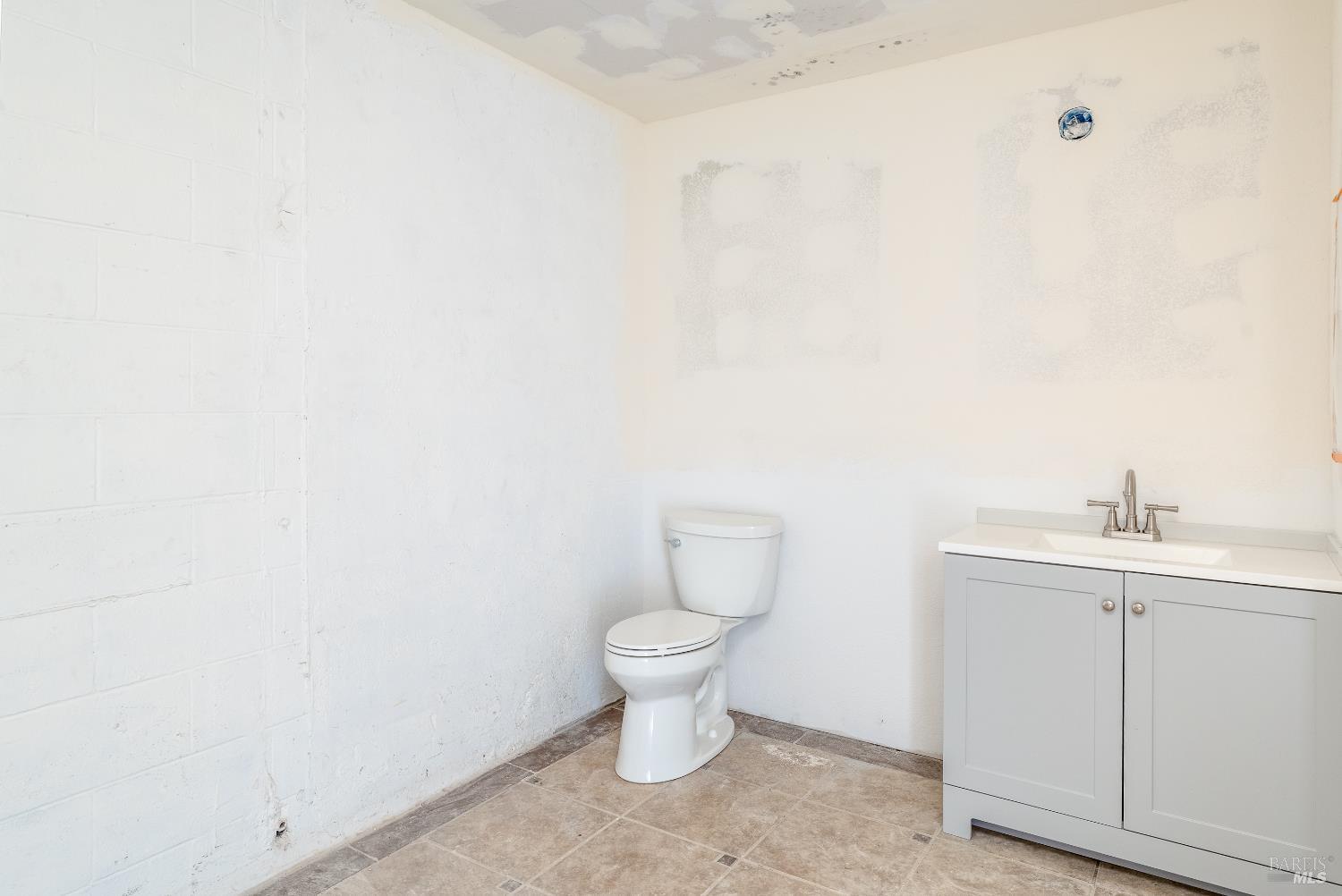 Detail Gallery Image 6 of 14 For 735 S State St, Ukiah,  CA 95482 - – Beds | – Baths