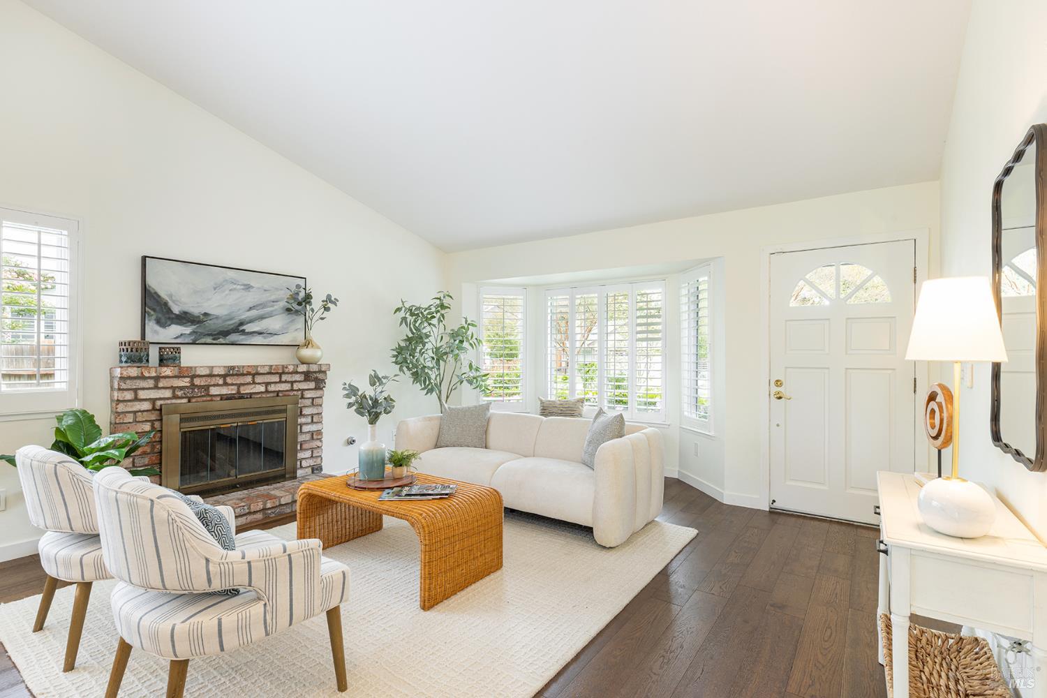Detail Gallery Image 9 of 54 For 2431 Shoreline Dr, Napa,  CA 94558 - 3 Beds | 2 Baths