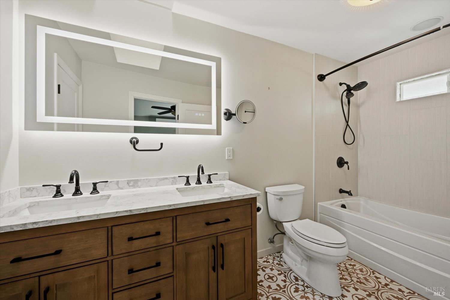 Detail Gallery Image 19 of 40 For 18669 Deer Hill Rd, Hidden Valley Lake,  CA 95467 - 3 Beds | 2 Baths