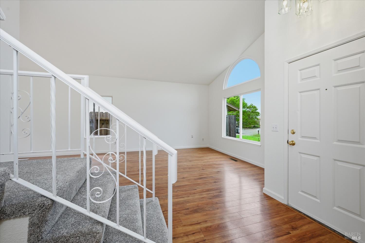 Detail Gallery Image 12 of 43 For 450 Nikki Dr, Santa Rosa,  CA 95401 - 4 Beds | 3 Baths