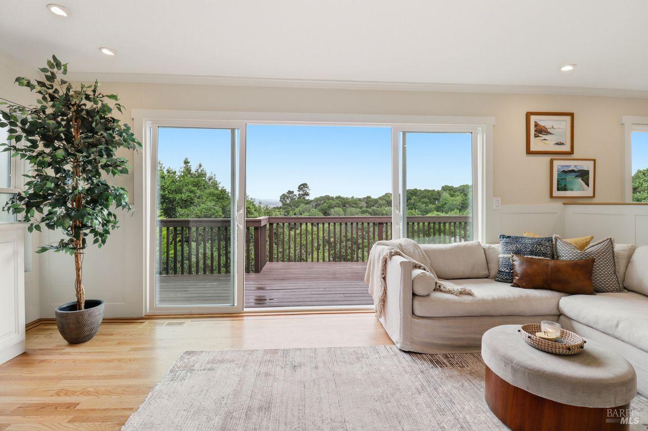 Detail Gallery Image 16 of 46 For 54 Manzanita Ave, Novato,  CA 94945 - 3 Beds | 2 Baths