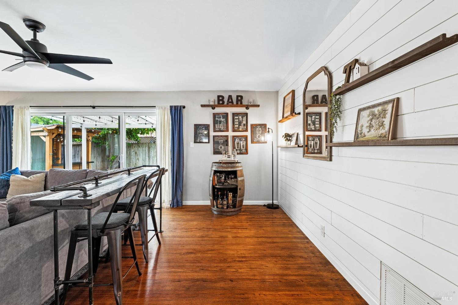 Detail Gallery Image 8 of 30 For 100 Anita Ct, Vacaville,  CA 95688 - 3 Beds | 2 Baths