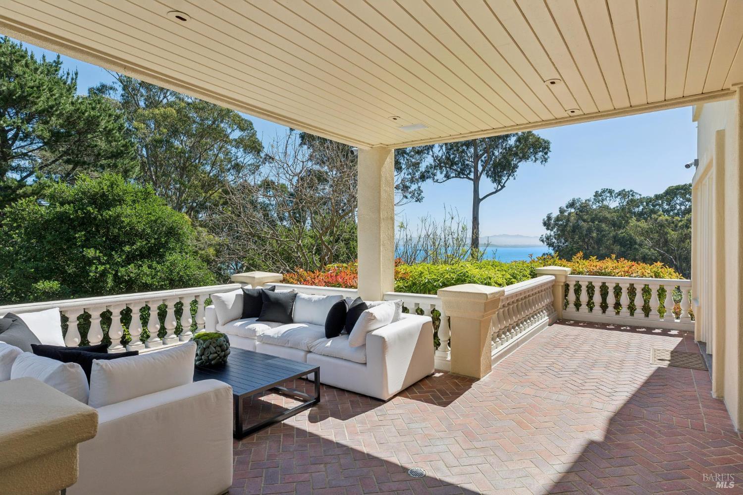 Detail Gallery Image 80 of 96 For 44 Marin Bay Park Ct, San Rafael,  CA 94901 - 5 Beds | 5/1 Baths