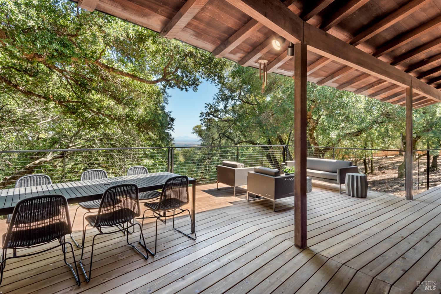 Detail Gallery Image 27 of 43 For 18492 White Oak Dr, Sonoma,  CA 95476 - 4 Beds | 4/1 Baths