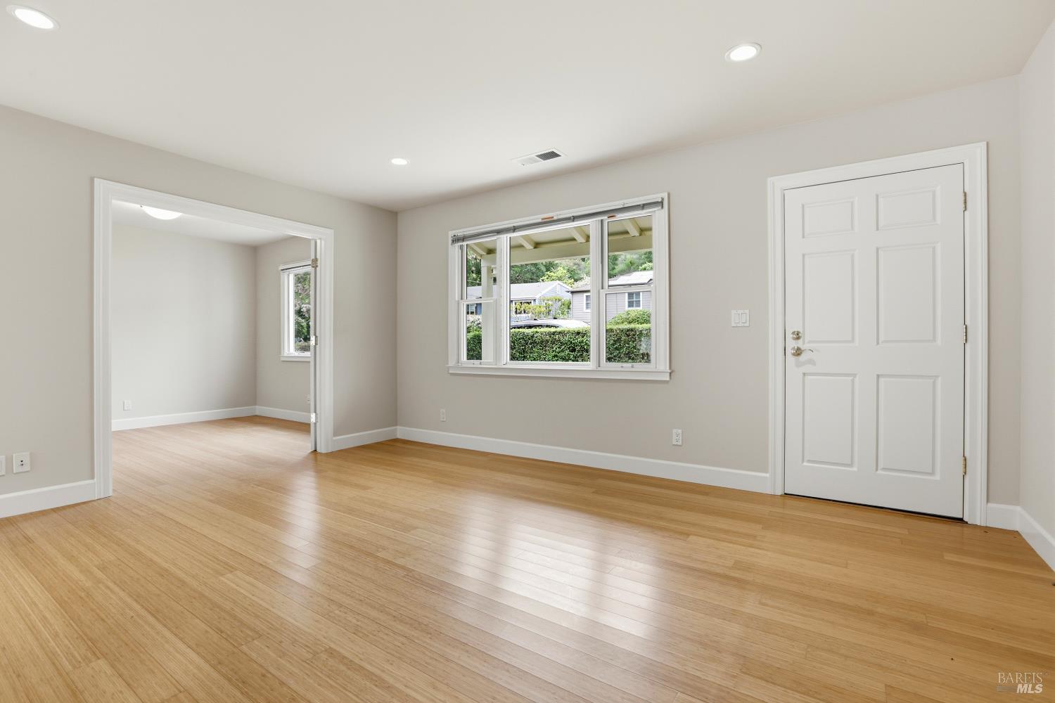 Detail Gallery Image 6 of 29 For 2166 5th Ave, San Rafael,  CA 94901 - 3 Beds | 1 Baths