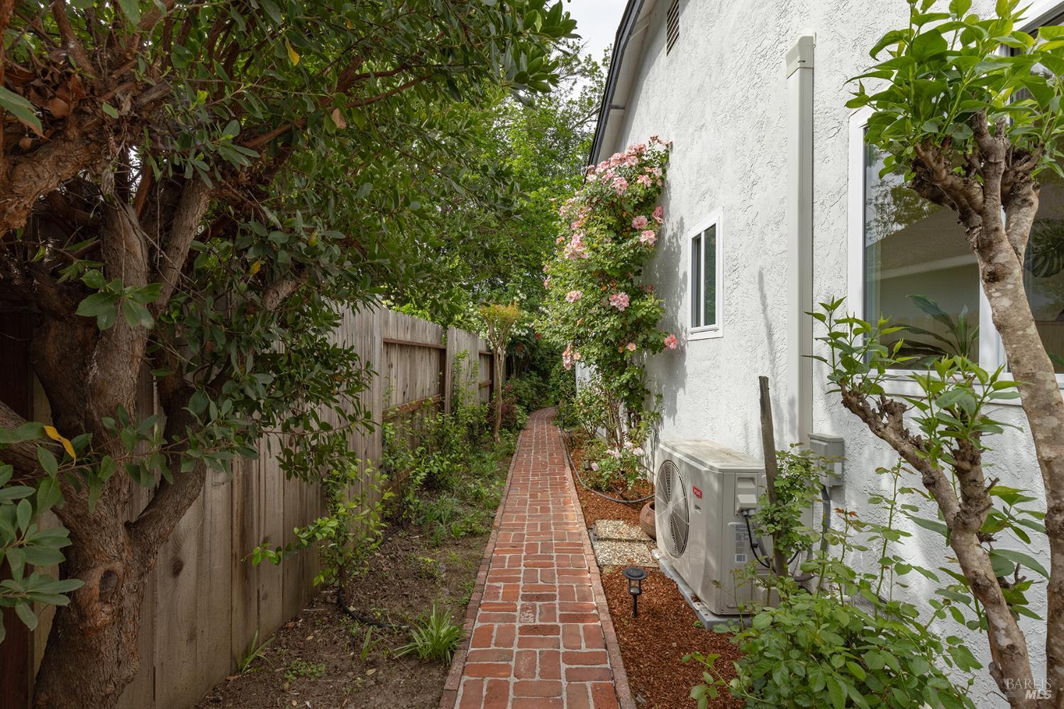 Detail Gallery Image 48 of 54 For 2431 Shoreline Dr, Napa,  CA 94558 - 3 Beds | 2 Baths