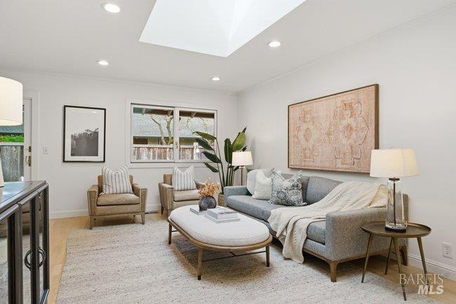 Detail Gallery Image 6 of 50 For 10 Catalpa Ave #7,  Mill Valley,  CA 94941 - 2 Beds | 1 Baths