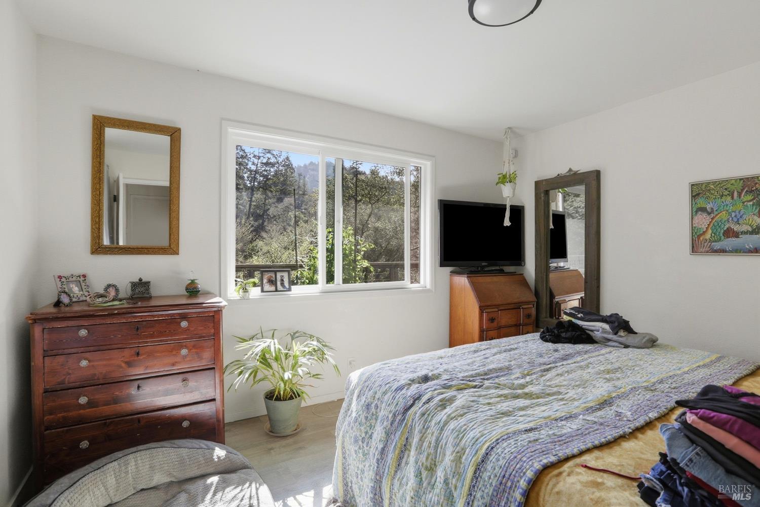 Detail Gallery Image 14 of 31 For 10 Pedrini Way, Lagunitas,  CA 94938 - 4 Beds | 2 Baths