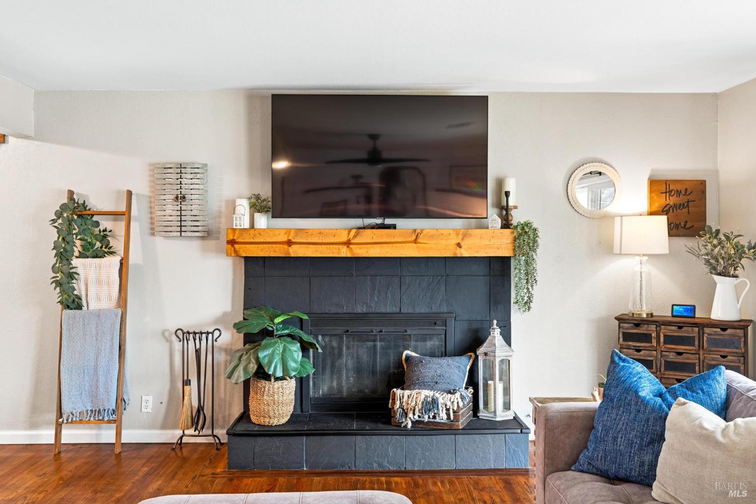 Detail Gallery Image 7 of 30 For 100 Anita Ct, Vacaville,  CA 95688 - 3 Beds | 2 Baths