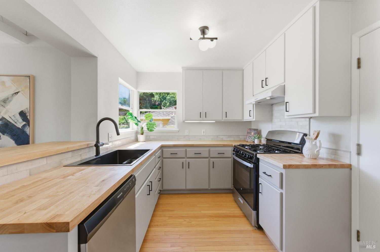 Detail Gallery Image 20 of 59 For 178 Reservoir Rd, San Rafael,  CA 94901 - 4 Beds | 3 Baths