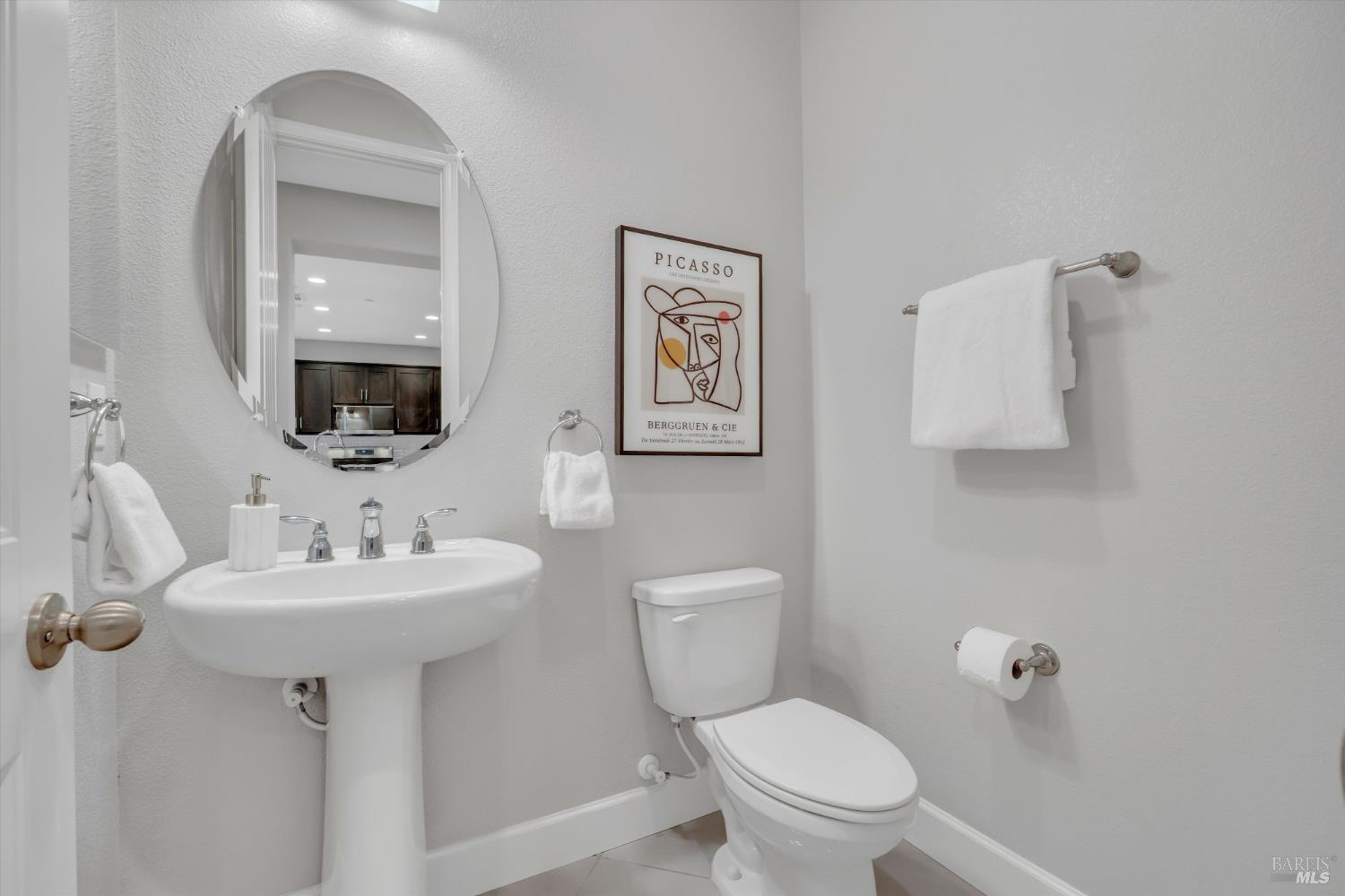 Detail Gallery Image 19 of 45 For 580 Kingbird Cir, Vacaville,  CA 95688 - 5 Beds | 4/1 Baths