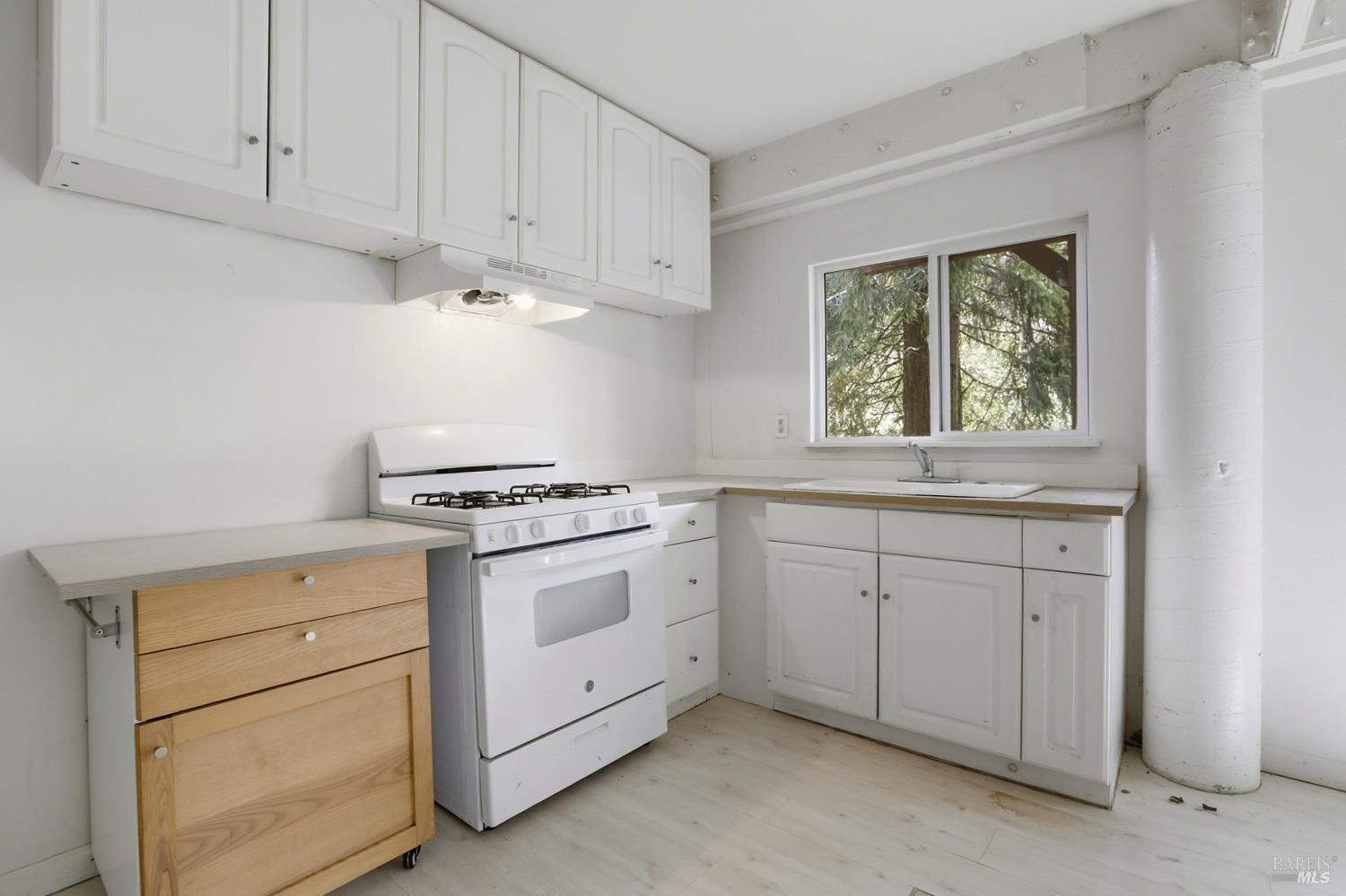 Detail Gallery Image 16 of 31 For 10 Pedrini Way, Lagunitas,  CA 94938 - – Beds | – Baths