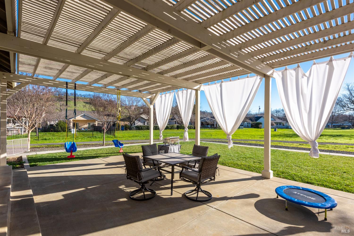 Detail Gallery Image 31 of 37 For 18094 Spyglass Rd, Hidden Valley Lake,  CA 95467 - 3 Beds | 2 Baths