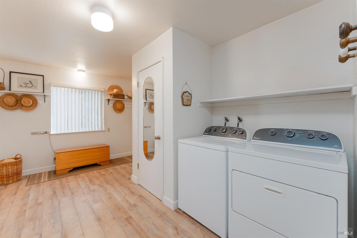 Detail Gallery Image 16 of 41 For 1961 Foothill Dr, Redwood Valley,  CA 95470 - 4 Beds | 2/1 Baths