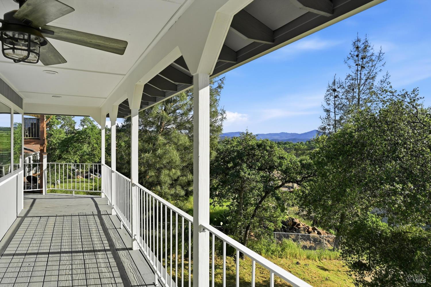 Detail Gallery Image 12 of 40 For 18669 Deer Hill Rd, Hidden Valley Lake,  CA 95467 - 3 Beds | 2 Baths