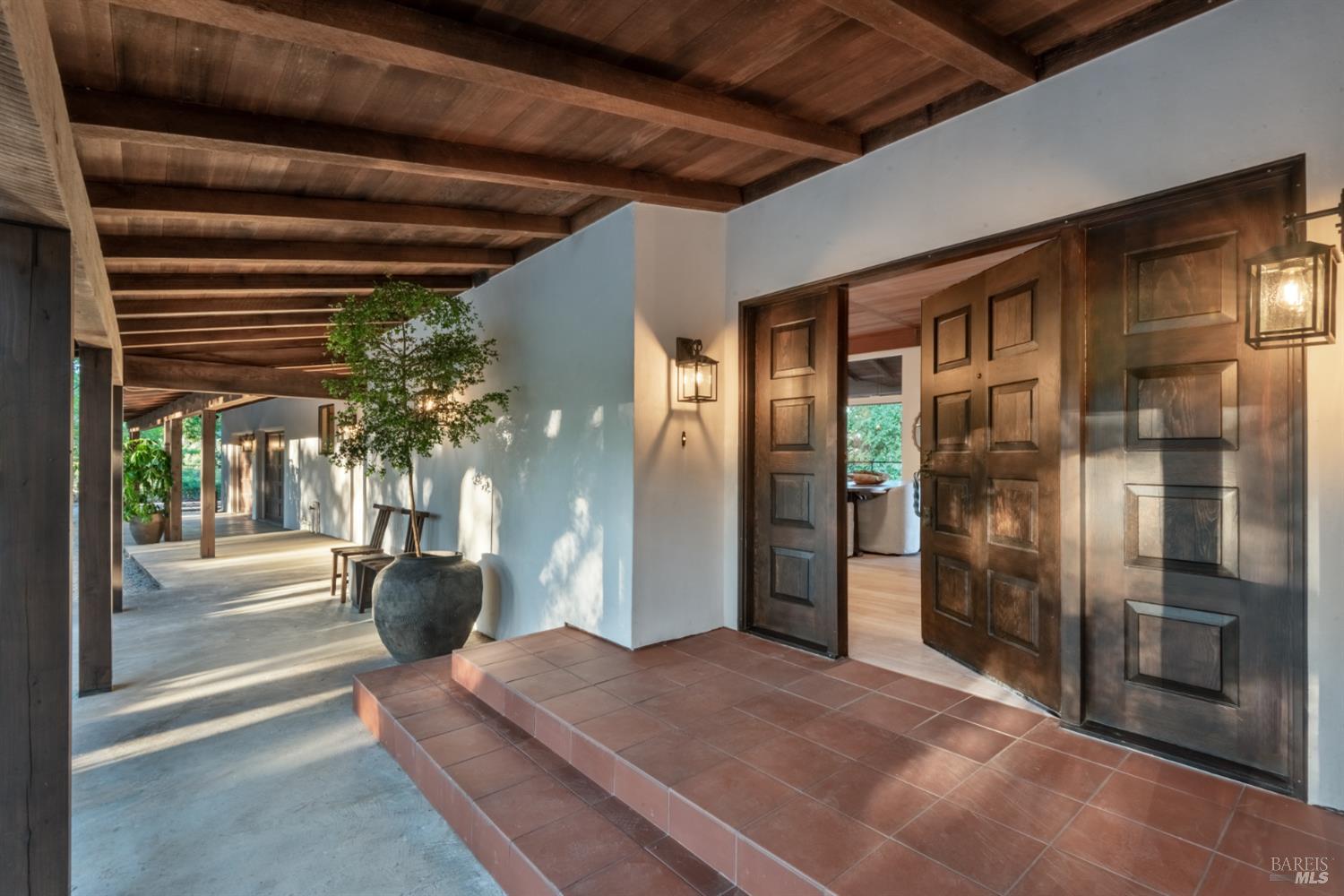 Detail Gallery Image 4 of 43 For 18492 White Oak Dr, Sonoma,  CA 95476 - 4 Beds | 4/1 Baths