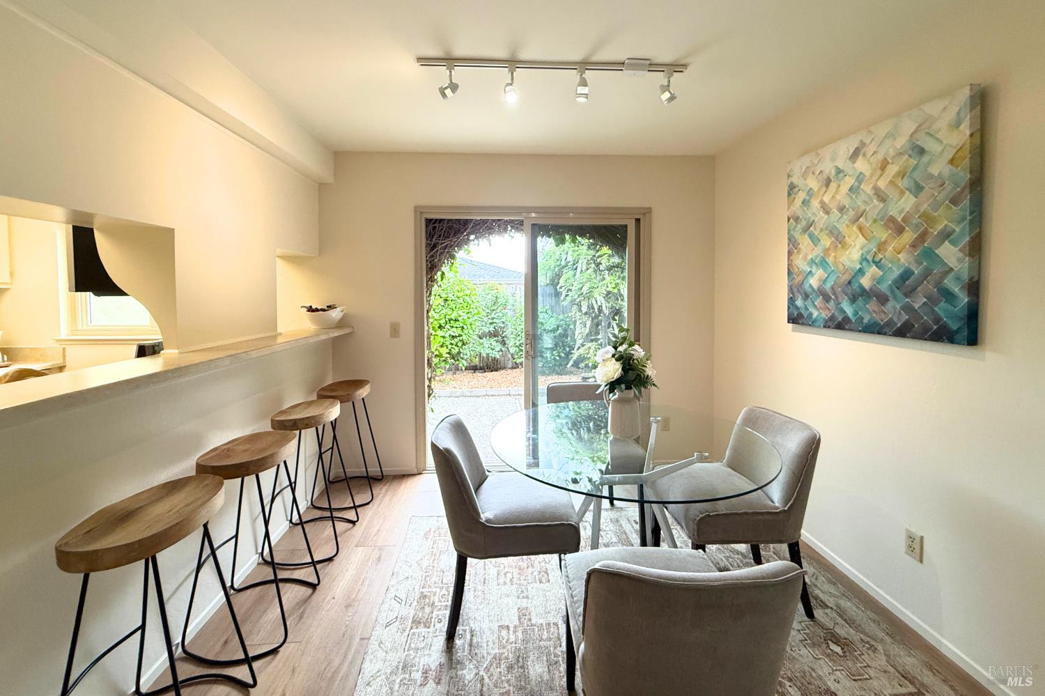 Detail Gallery Image 8 of 29 For 20714 Temelec Dr, Sonoma,  CA 95476 - 2 Beds | 2 Baths