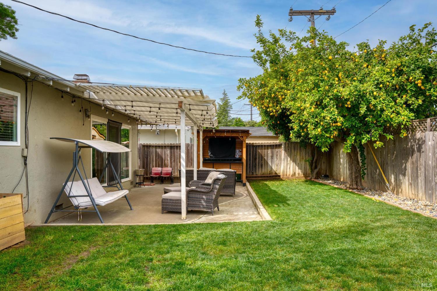 Detail Gallery Image 27 of 30 For 100 Anita Ct, Vacaville,  CA 95688 - 3 Beds | 2 Baths