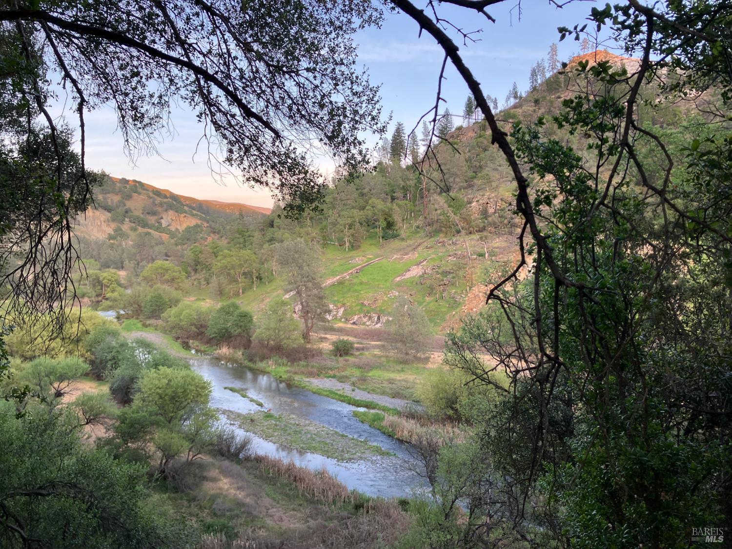 Detail Gallery Image 9 of 30 For 17440 Cache Creek Rd, Clearlake Oaks,  CA 95423 - 3 Beds | 2 Baths