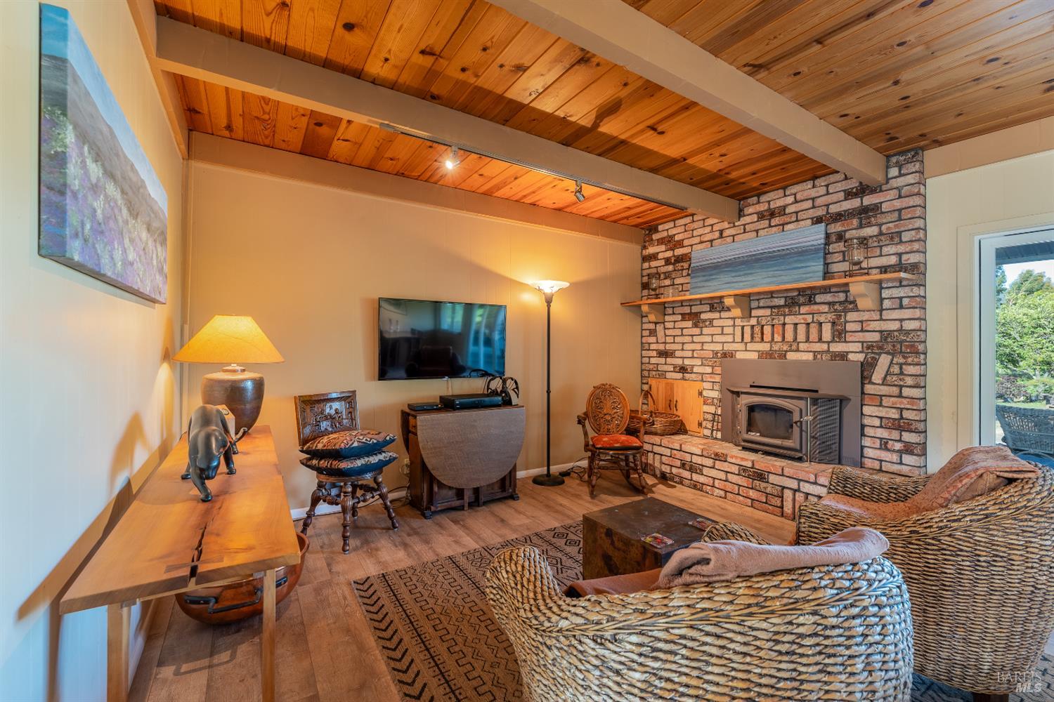 Detail Gallery Image 9 of 41 For 1961 Foothill Dr, Redwood Valley,  CA 95470 - 4 Beds | 2/1 Baths