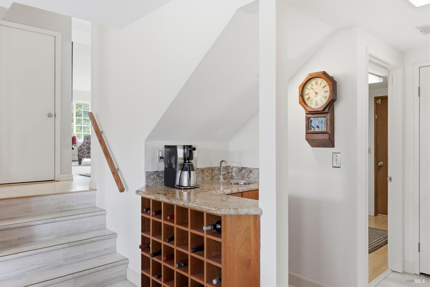 Detail Gallery Image 13 of 39 For 29 Caulfield Ct, Petaluma,  CA 94954 - 4 Beds | 3 Baths