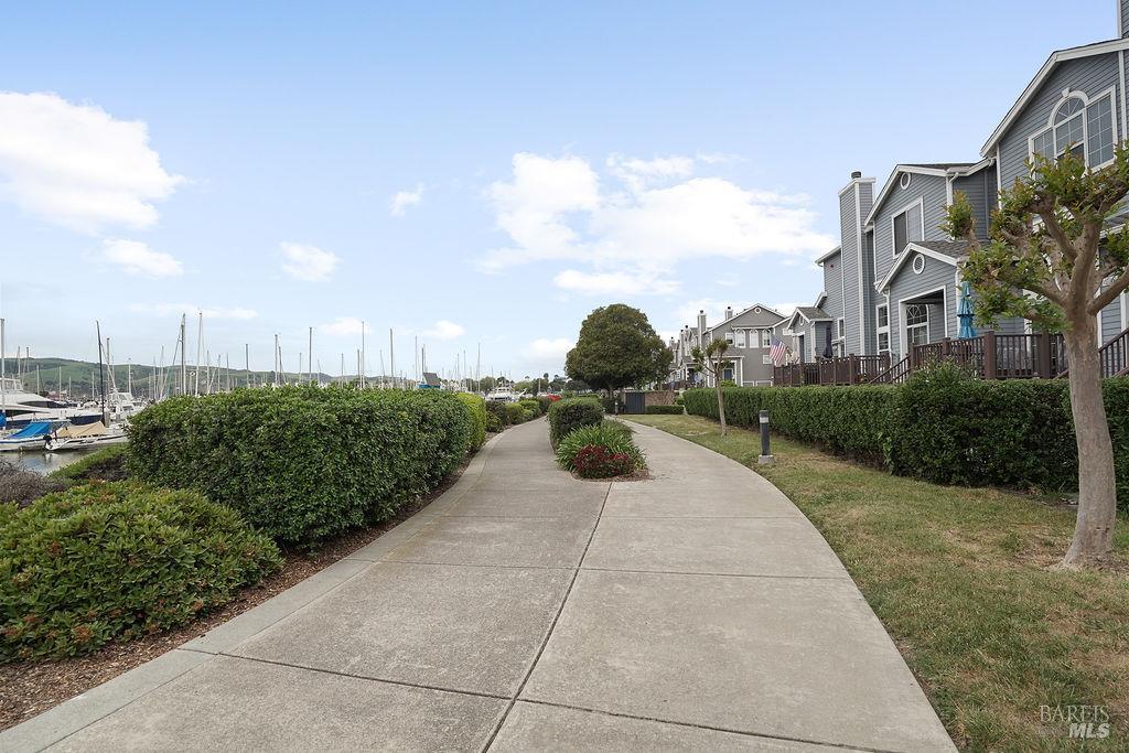 Detail Gallery Image 34 of 43 For 440 E E St, Benicia,  CA 94510 - 2 Beds | 2/1 Baths