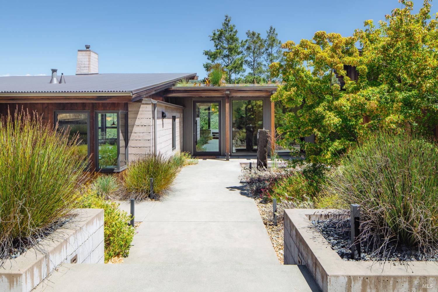 Detail Gallery Image 5 of 74 For 4125 Wallace Rd, Santa Rosa,  CA 95404 - 3 Beds | 4/1 Baths