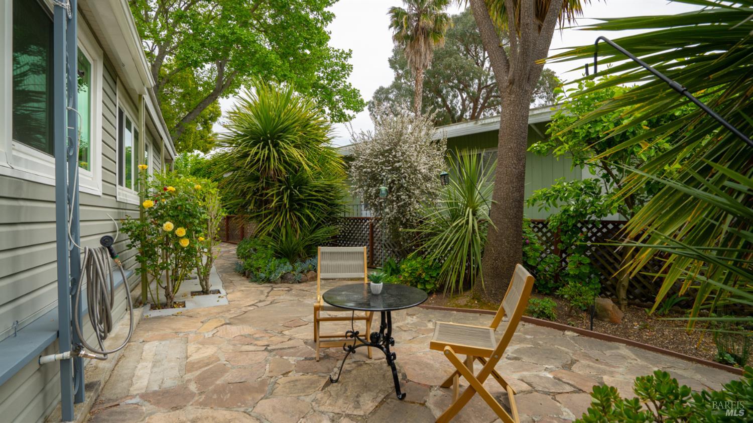 Detail Gallery Image 27 of 44 For 204 Barcelona Ave, Novato,  CA 94949 - 2 Beds | 2 Baths