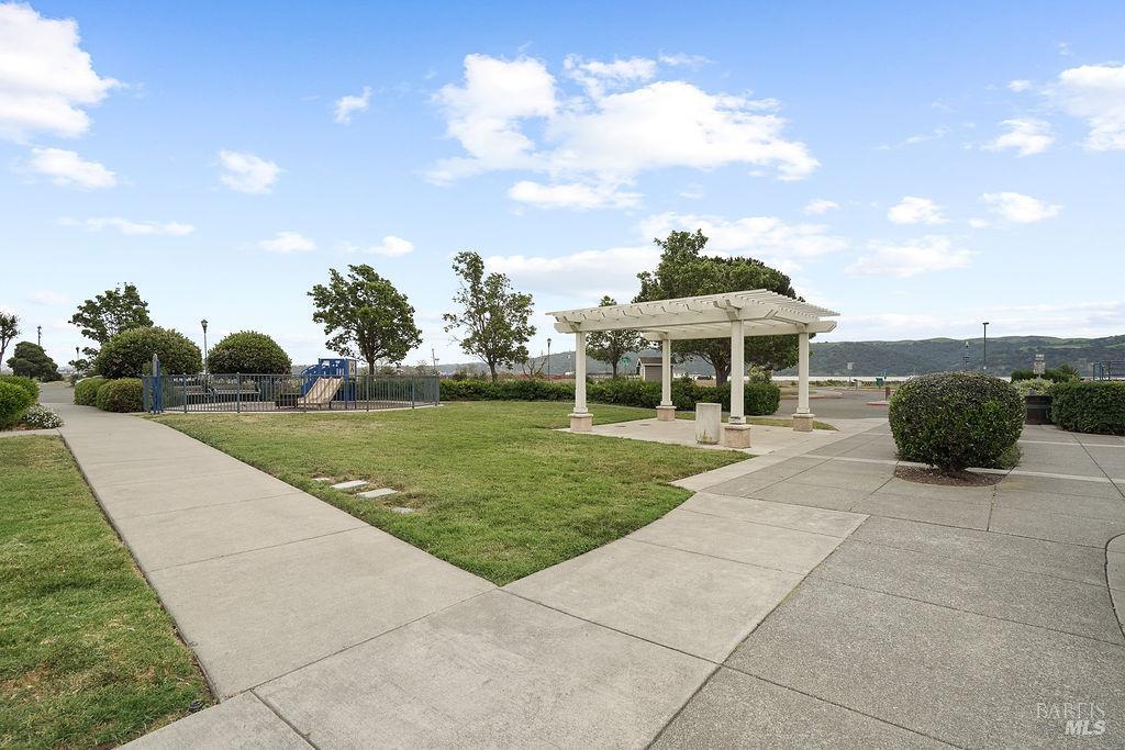 Detail Gallery Image 39 of 43 For 440 E E St, Benicia,  CA 94510 - 2 Beds | 2/1 Baths