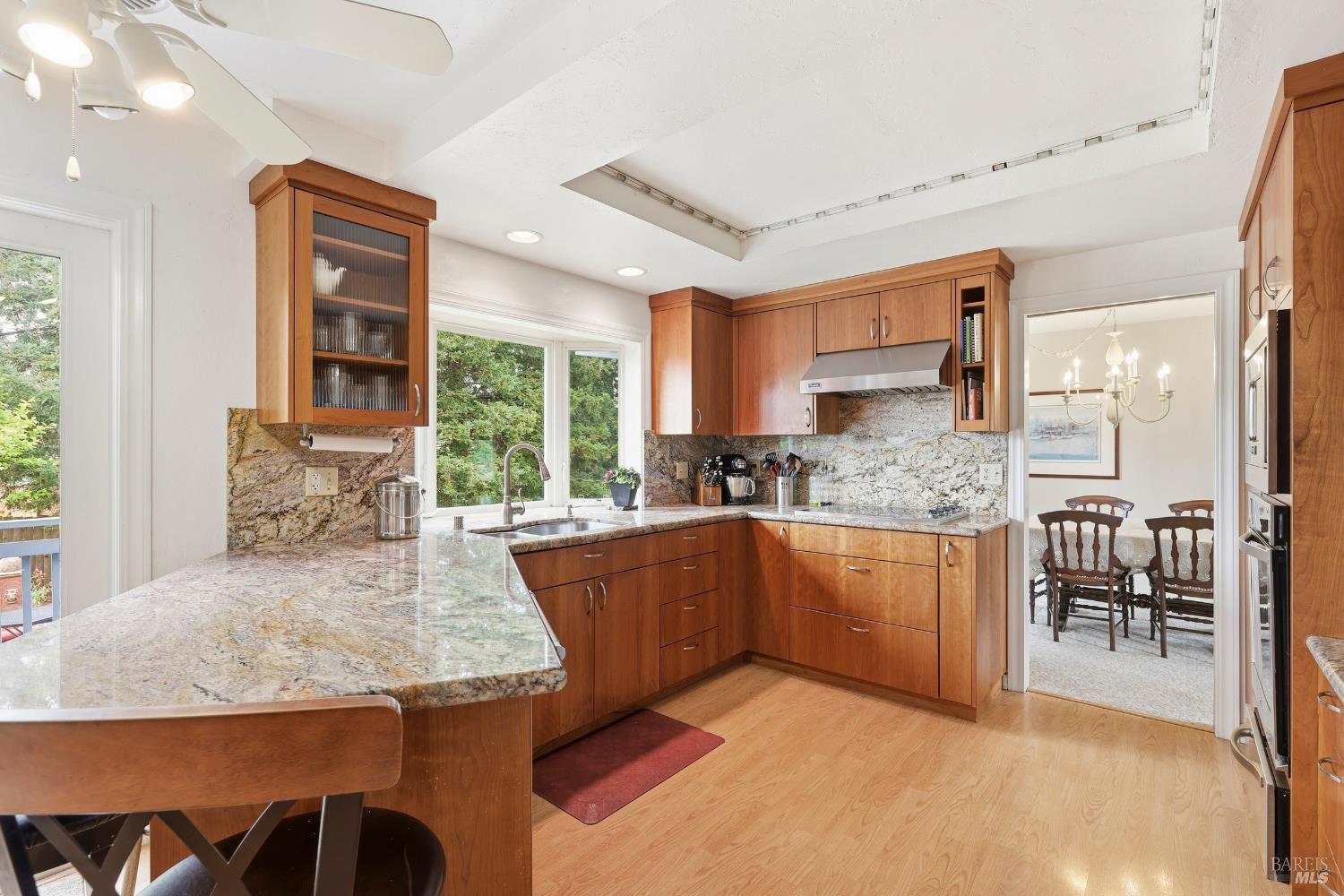 Detail Gallery Image 3 of 39 For 29 Caulfield Ct, Petaluma,  CA 94954 - 4 Beds | 3 Baths