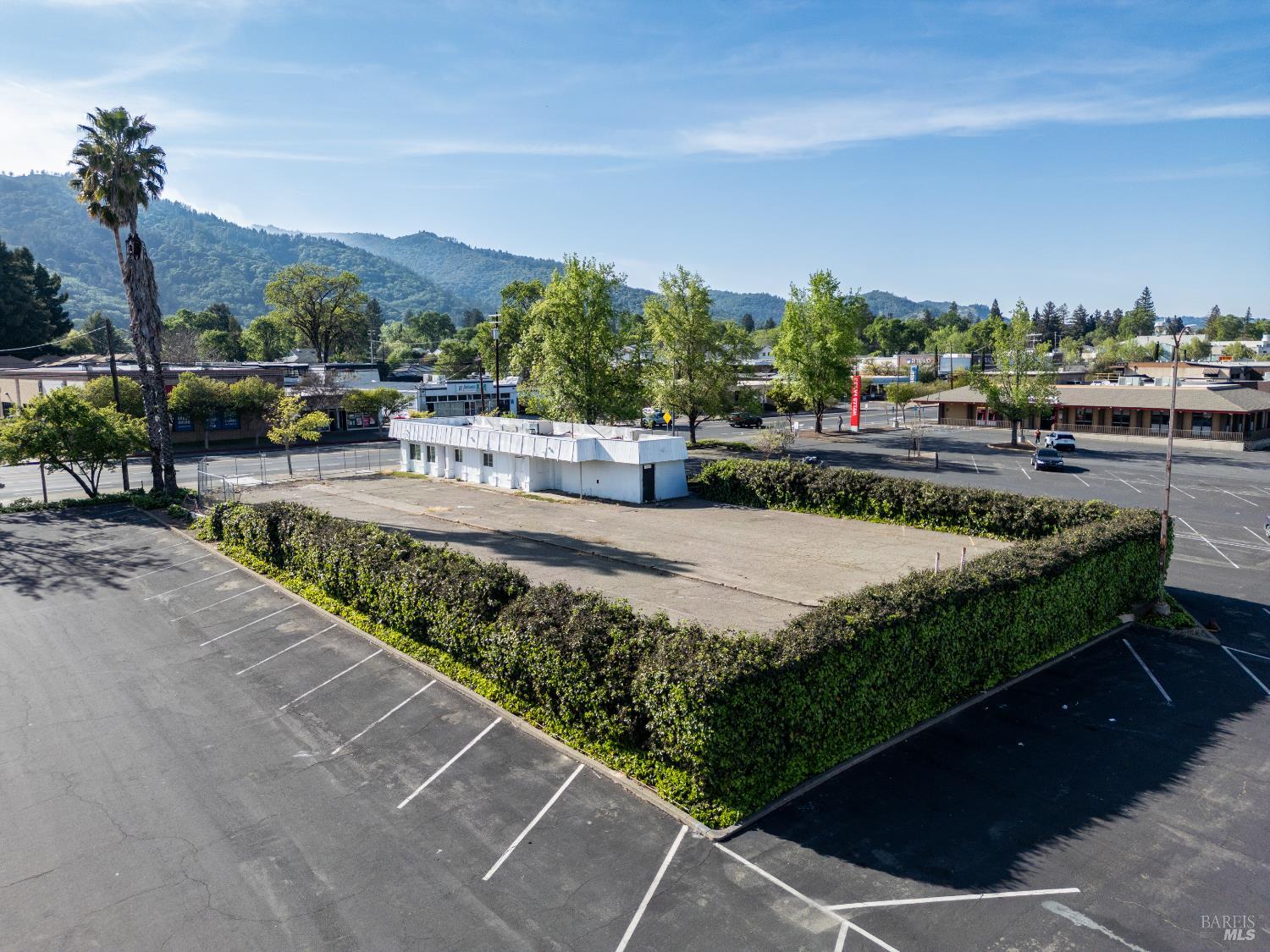 Detail Gallery Image 12 of 14 For 735 S State St, Ukiah,  CA 95482 - – Beds | – Baths