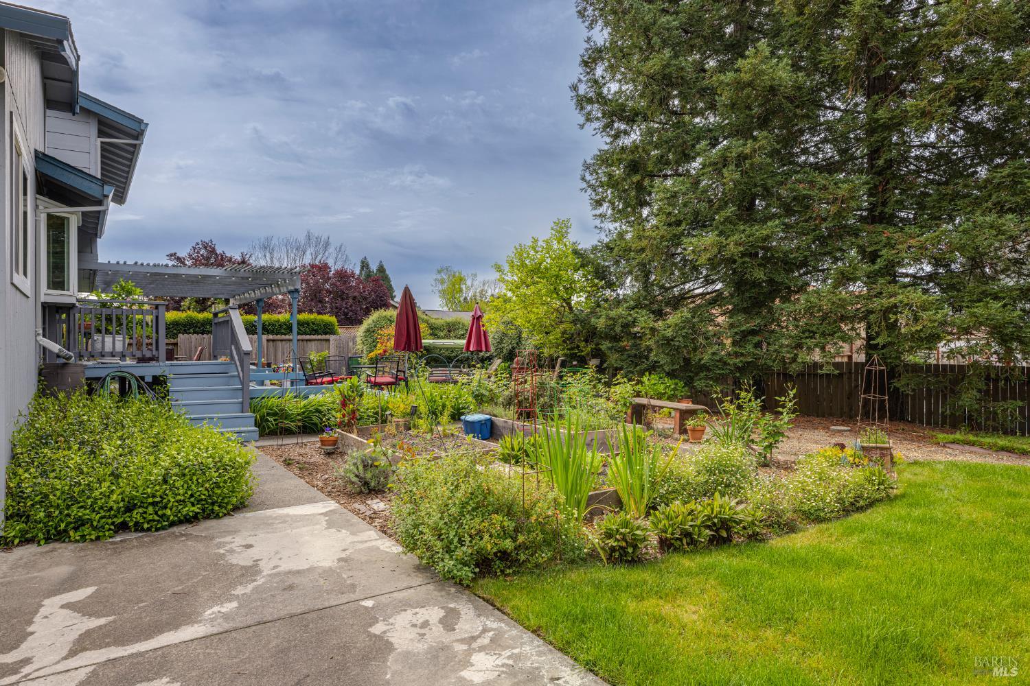 Detail Gallery Image 32 of 39 For 29 Caulfield Ct, Petaluma,  CA 94954 - 4 Beds | 3 Baths