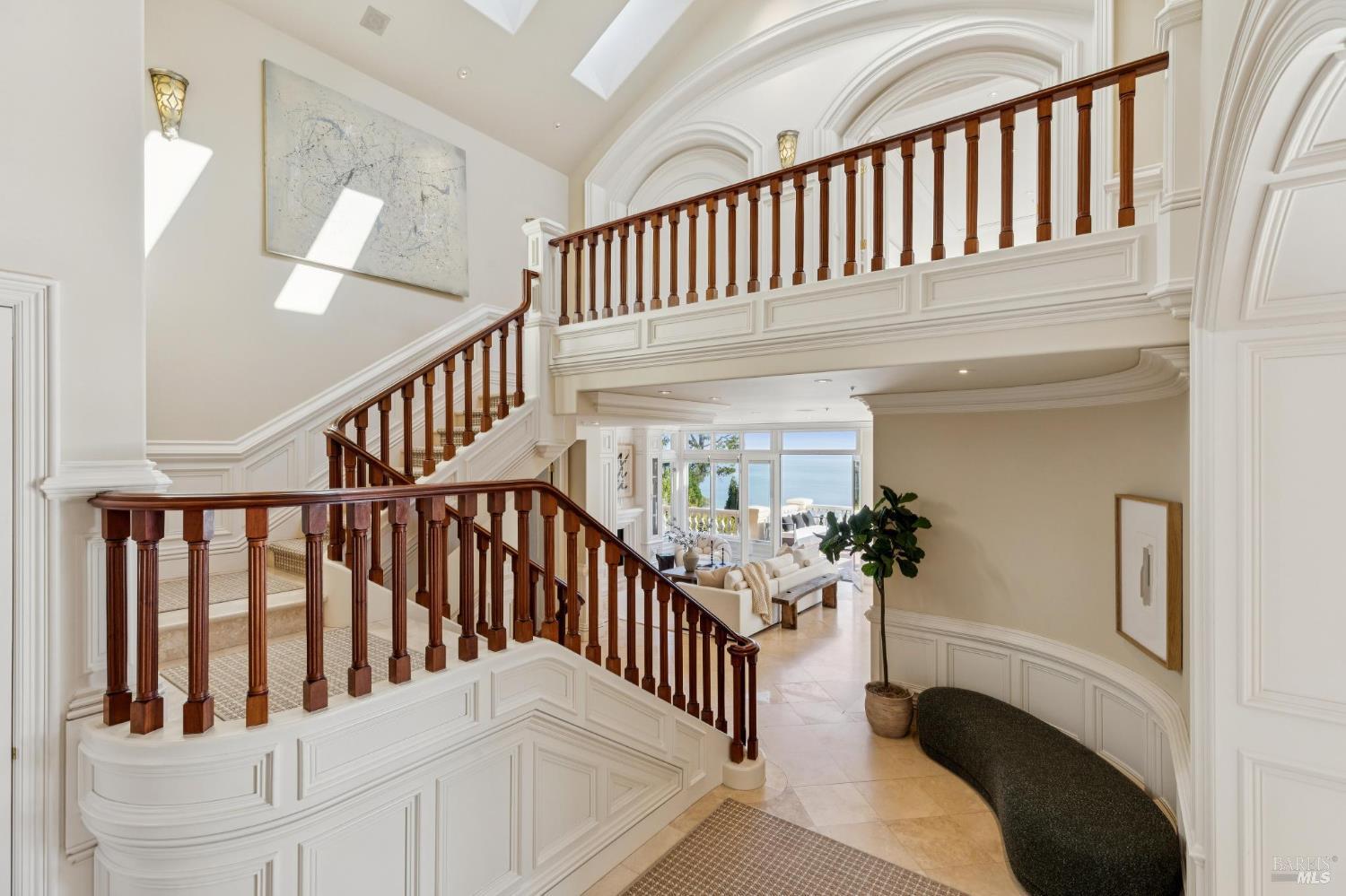 Detail Gallery Image 47 of 96 For 44 Marin Bay Park Ct, San Rafael,  CA 94901 - 5 Beds | 5/1 Baths