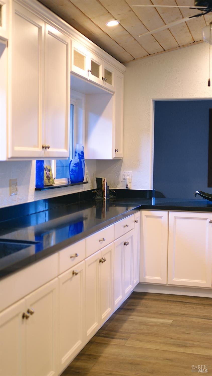 Detail Gallery Image 9 of 34 For 4405 Silverado Trl, Calistoga,  CA 94515 - 3 Beds | 1/1 Baths