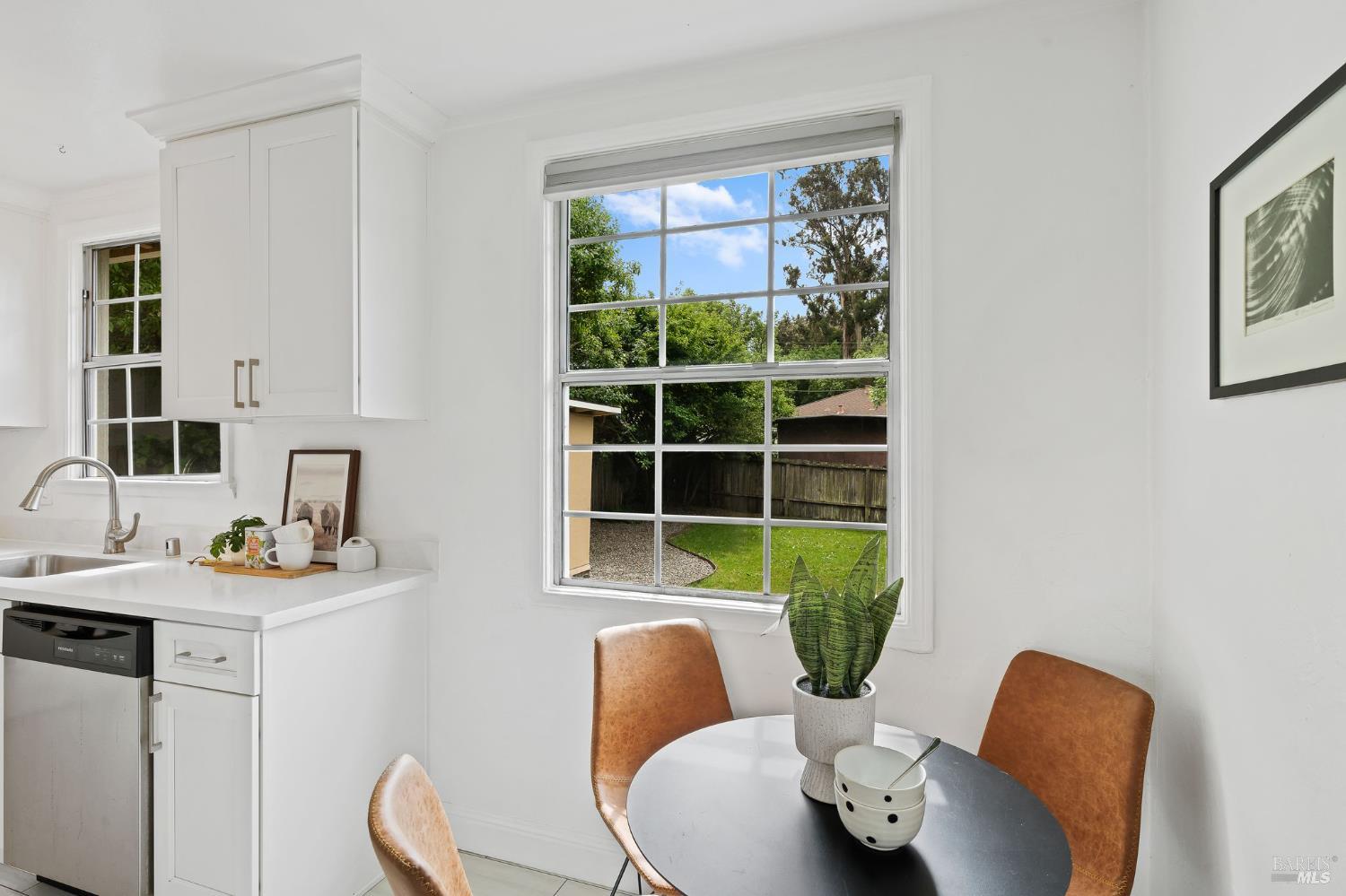 Detail Gallery Image 10 of 34 For 218 Hillcrest Ave, Benicia,  CA 94510 - 2 Beds | 1 Baths