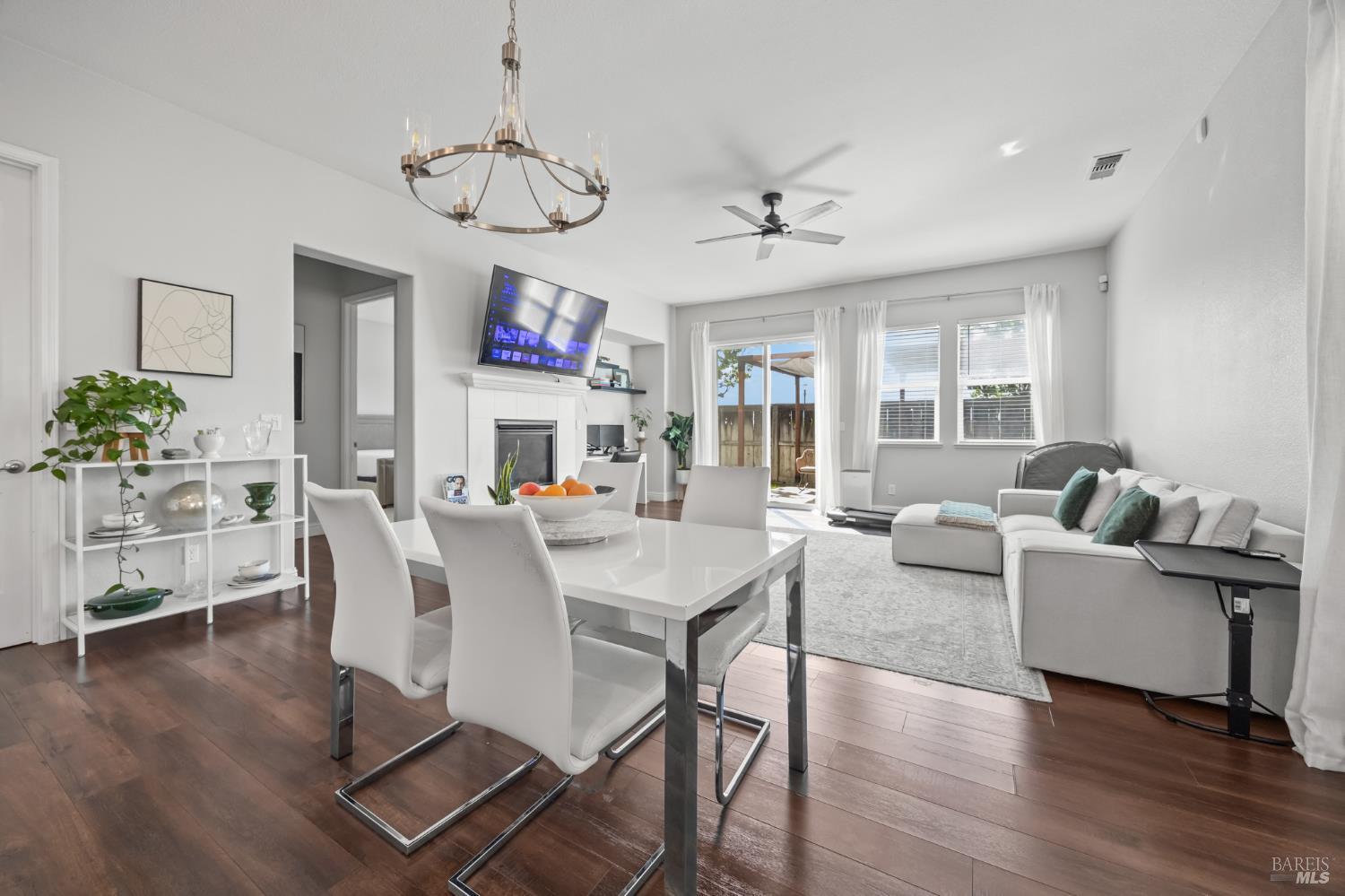 Detail Gallery Image 11 of 51 For 5161 Freitas Way, Fairfield,  CA 94533 - 3 Beds | 2 Baths